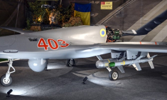 Un drone tactique Bayraktar TB2 à Moscou, en Russie, le 15 août 2023.  ( AFP / ALEXANDER NEMENOV )