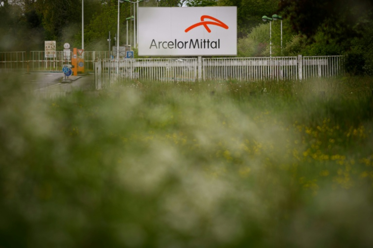 L'entrée du site Arcelor Mital d'Indre, en Loire -Atlantique, le 24 avril 2025. ( AFP / Loic VENANCE )