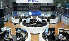 Le graphique de l'indice allemand des prix des actions DAX est photographié à la bourse de Francfort