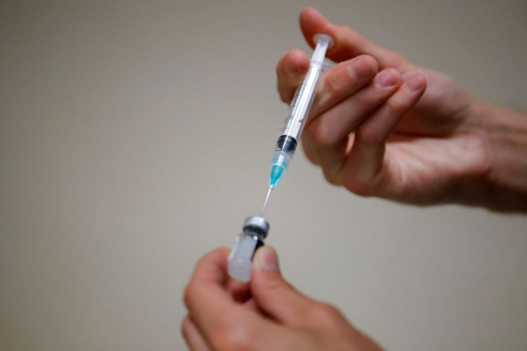 FRANCE: PLUS DE LA MOITIÉ DE LA POPULATION A REÇU DEUX DOSES DE VACCIN ANTI-COVID