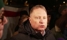 Tracteurs aux abords de l'Assemblée nationale: la FNSEA annonce "rester pour la nuit"