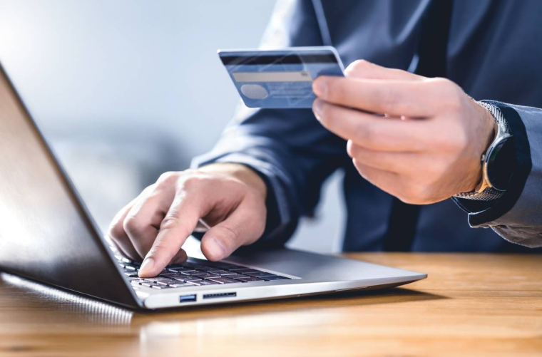 Fraude bancaire les victimes mal remboursées - iStock-Tero Vesalainen