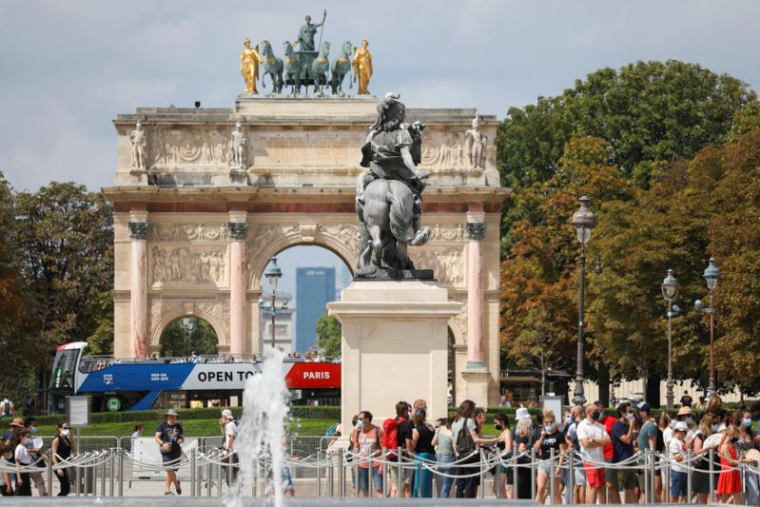 CORONAVIRUS: LE PORT DU MASQUE ÉLARGI EN VIGUEUR À PARIS ET MARSEILLE