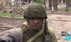 Ukraine : opération déminage à Azovstal pour les soldats russes