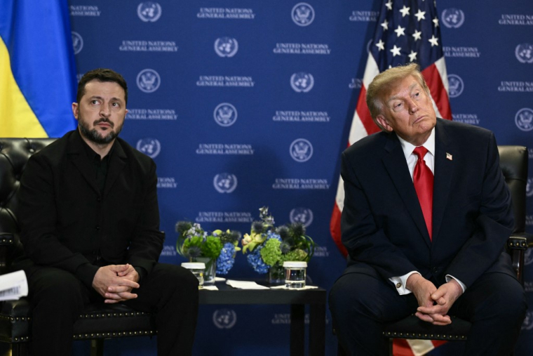 Volodymyr Zelensky et Donald Trump à New York, aux États-Unis, le 22 septembre 2026. ( AFP / BRENDAN SMIALOWSKI )