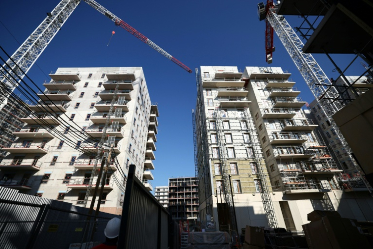 Le chantier de construction du village des athlètes pour les Jeux olympiques et paralympiques de Paris 2024, à Saint-Ouen, le 13 février 2023 en Seine-Saint-Denis ( AFP / Anne-Christine POUJOULAT )