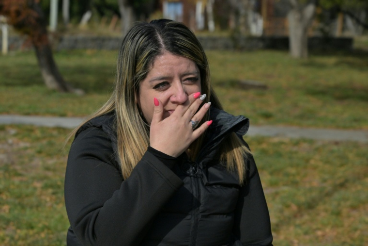 Mailen Valle parle à l'AFP au sujet de l'épidémie d'hantavirus de 2018-2019 qui a tué 11 personnes, dont son père et ses deux sœurs, le 9 mai 2026 à Epuyen, dans la province de Chubut, en Argentine ( AFP / JUAN MABROMATA )