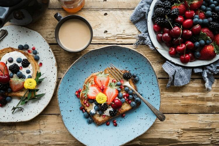 Ces petits déjeuners 100 % healthy et gourmands qui vous feront tenir jusqu’au déjeuner…