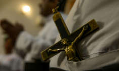 C'est un procès inédit dans la patrie de Jean-Paul II: un évêque polonais est jugé à partir de mercredi pour avoir couvert des actes de pédocriminalité commis par des prêtres de son diocèse ( AFP / LAKRUWAN WANNIARACHCHI )