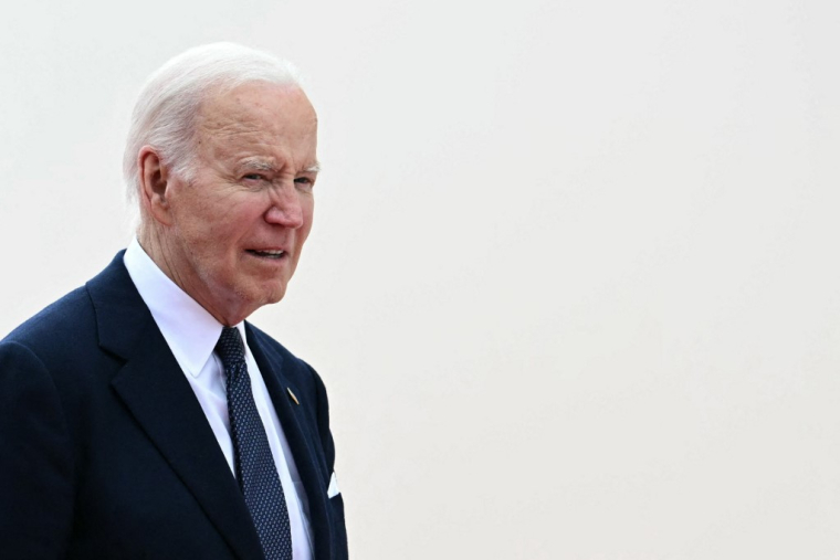 Joe Biden à Saint-Laurent-sur-Mer, le 6 juin 2024. ( AFP / MIGUEL MEDINA )