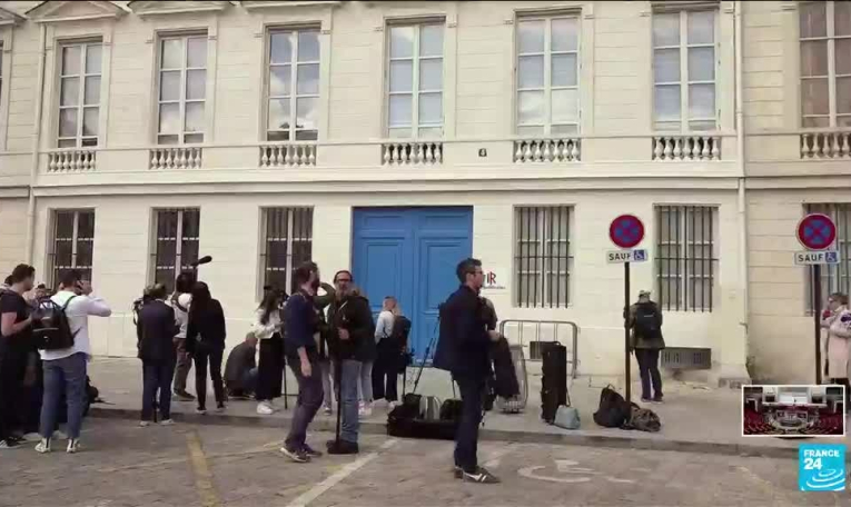 Législatives 2024 : au moins 62 candidats soutenus par Eric Ciotti et le RN, près de 400 par les LR