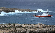 Un garde côtier au large de Lampedusa
