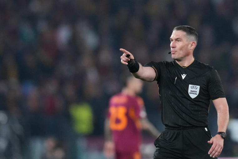 Pourquoi l'arbitre de Tunisie-Norvège porte un maillot spécial ?