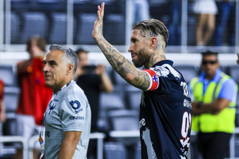 Sergio Ramos se lance dans la chanson en solo !
