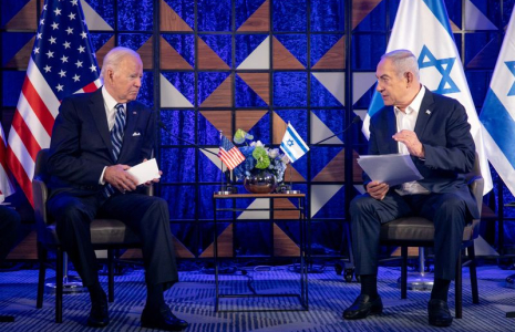 Le président des États-Unis Joe Biden et le Premier ministre israélien Benjamin Netanyahu lors d'une rencontre à Tel Aviv