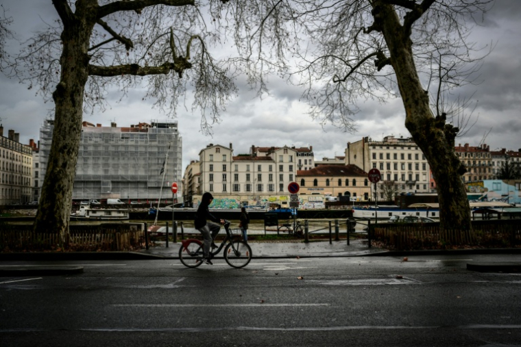 Le quai Fulchiron, où le jeune Quentin Deranque a été mortellement blessé par six individus, le 12 février 2026 ( AFP / OLIVIER CHASSIGNOLE )