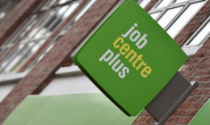 Un panneau Job Centre Plus dans le centre de Londres, Grande-Bretagne