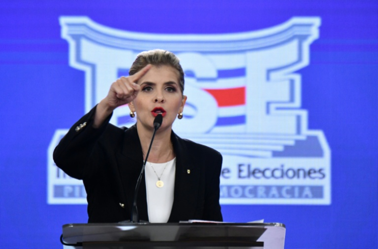 La candidate à la présidence du Costa Rica Laura Fernandez lors d'un débat électoral le 11 janvier 2026 à San José ( AFP / Ezequiel Becerra )