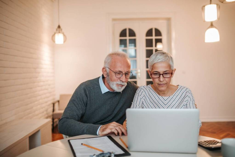 Rachat de trimestres : comment partir à la retraite plus tôt ? / iStock.com - bernardbodo