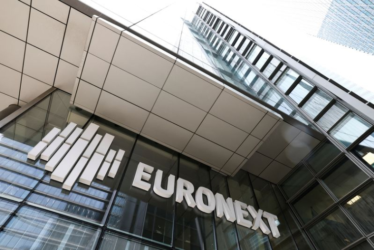 La bourse Euronext, située dans le quartier d'affaires de La Défense à Paris