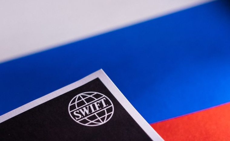 SANS SWIFT, LES EXPORTATIONS DE MATIÈRES PREMIÈRES RUSSES VONT SOUFFRIR