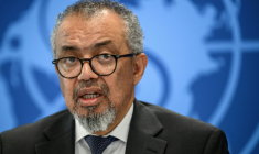 Le directeur général de l'OMS, Tedros Adhanom Ghebreyesus, lors d'une conférence de presse sur l'épidémie d'Ebola en RDC et en Ouganda, le 20 mai 2026 à Genève ( AFP / Fabrice COFFRINI )