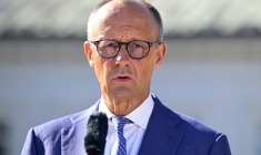 Le chancelier Friedrich Merz s'exprime lors d'un séminaire gouvernmental à Neuhardenberg, à l'est de Berlin, 25 août 2026 ( AFP / John MACDOUGALL )