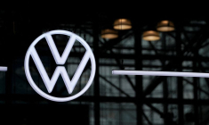 Photo du logo Volkswagen au Salon international de l'automobile de New York