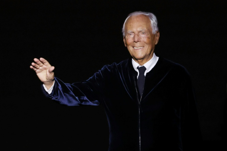Le couturier italien Giorgio Armani lors d'un défilé à Paris, le 23 janvier 2024 ( AFP / Emmanuel Dunand )