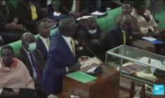 Ouganda : les parlementaires demandent le réexamen d'une loi anti-LGBT+ controversée