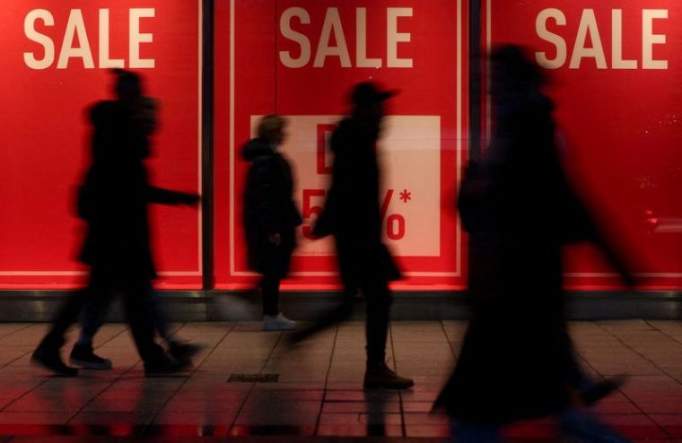 Vitrine du magasin Adidas dans le centre de Varsovie