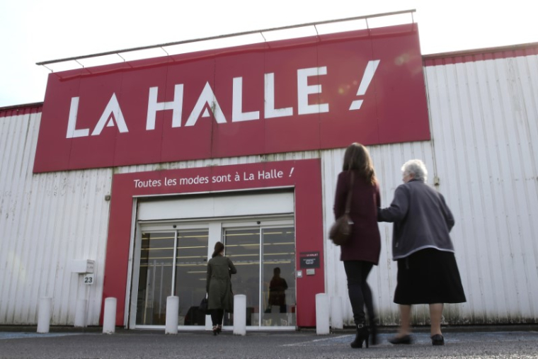 VERS UNE FUSION DE MAGASINS LA HALLE ET LA HALLE AUX CHAUSSURES