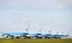 KLM GÈLE LA HAUSSE DE 2,5% DES SALAIRES PRÉVUE POUR AOÛT