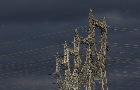 Des pylônes de lignes électriques à haute tension