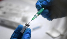 Le retrait des financements américains aurait "des conséquences dramatiques pour la santé des enfants du monde entier" affirme Gavi (l'alliance du vaccin). ( AFP / INA FASSBENDER )