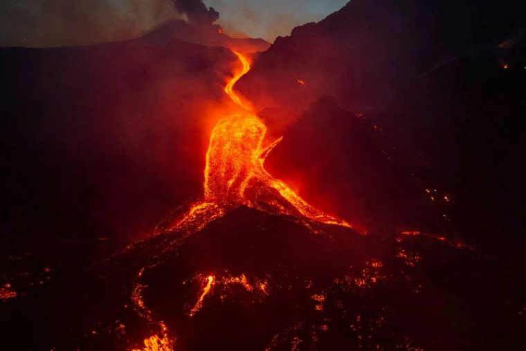 L'Etna entre en éruption