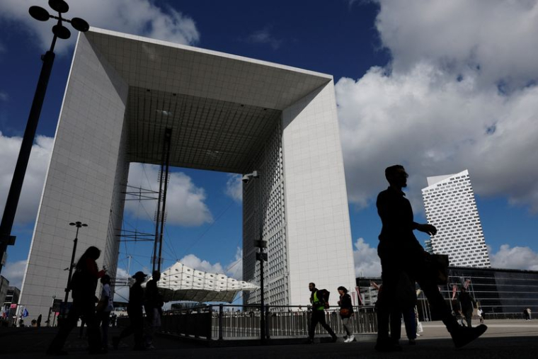 Le quartier financier et d'affaires de La Défense près de Paris