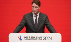 Ola Källenius s'exprime lors du Forum de développement de la Chine (CDF) 2024, à Pékin