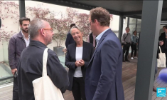 Les députés LFI appellent les parlementaires à destituer Macron pour "défendre la démocratie"