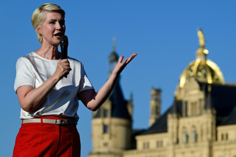 Manuela Schwesig, ministre-présidente SPD du Land de Mecklembourg-Poméranie-Occidentale, lors d’un rassemblement de campagne dans la capitale régionale, Schwerin, le 14 septembre 2026 ( AFP / John MACDOUGALL )