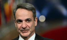 Le Premier ministre grec Kyriakos Mitsotakis à Bruxelles le 19 mars 2026 ( AFP / NICOLAS TUCAT )