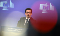 Bruxelles a proposé mercredi une réforme en profondeur des marchés publics européens, afin de simplifier les procédures pour les entreprises et les collectivités, et d'encourager le recours aux fournisseurs européens ou locaux ( AFP / Nicolas TUCAT )