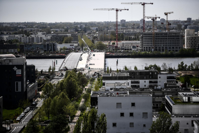 En 2023, les investissements des collectivités dans la transition écologique ont progressé de 42% depuis 2017 soit près de 8 milliards d'euros. ( AFP / CHRISTOPHE ARCHAMBAULT )