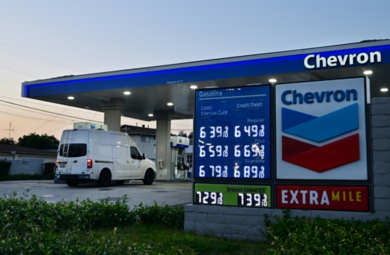 Une station-service à Monterey Park, en Californie, le 30 avril 2026 ( AFP / Frederic J. BROWN )