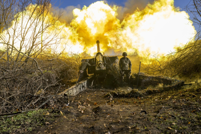 Une position d'artillerie ukrainienne, près de Bakhmout (illustration) ( AFP / BULENT KILIC )
