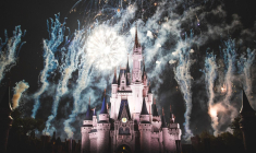 Il est notamment conseillé de réserver plusieurs semaines ou mois à l’avance en choisissant des billets datés. Illustration. (StockSnap / Pixabay)