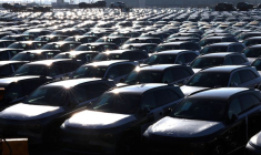 De nouvelles voitures, parmi lesquelles des véhicules électriques neufs construits en Chine