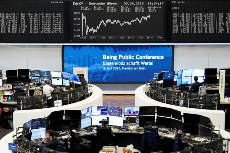 L'indice boursier allemand DAX est photographié à la bourse de Francfort