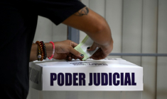Un bureau de vote lors de l'élection unique au monde des juges et des magistrats, le 1er juin 2025 à Mexico ( AFP / Alfredo ESTRELLA )