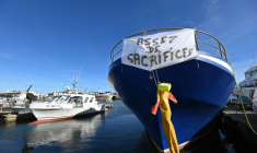 Les dispositifs mis en place pour les pêcheurs, les agriculteurs et le secteur du BTP ont tous été prolongés jusqu'au 31 décembre ( AFP / Sylvain THOMAS )